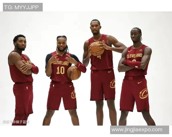 活塞输给热火，唐斯表现出色：篮球场上的高光时刻